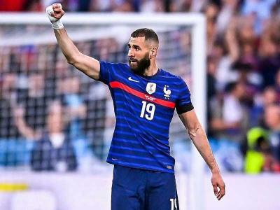 المهاجم الفرنسي كريم بن زيمة 