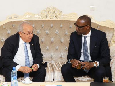 وزير خارجية مالي عبد الله ديوب(يمين) رفقة وزير الخارجية رمطان لعمامرة (أرشيف)