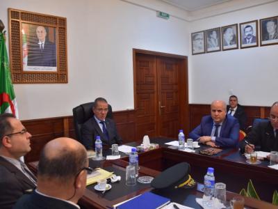 التشجير ومكافحة التصحر محور لقاء وزير الفلاحة مع اطارات القطاع