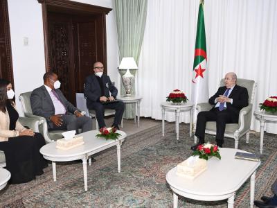 رئيس الجمهورية السيد عبد المجيد تبون يستقبل حفيد زعيم جنوب إفريقيا الراحل نيلسون مانديلا رئيس الجمهورية السيد عبد المجيد تبون يستقبل حفيد زعيم جنوب إفريقيا الراحل نيلسون مانديلا