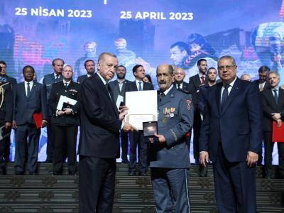 أردوغان يكرم الحماية المدنية الجزائرية