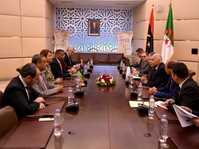 عطاف: "الجزائر حريصة على دعم استقرار ووحدة ليبيا"