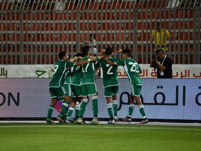 Joie des Algériens après l'ouverture du score