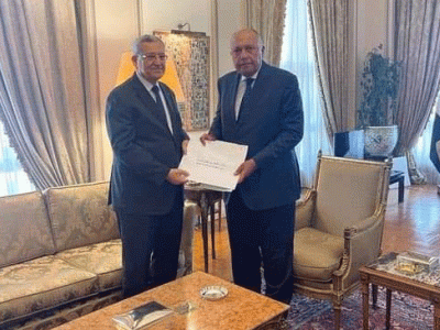 سفير الجزائر بالقاهرة يستقبل من طرف وزير الخارجية المصري 