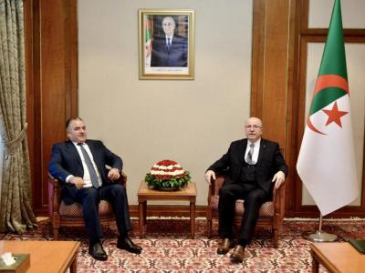 الوزير الأول يستقبل سفير الجمهورية اللبنانية بالجزائر