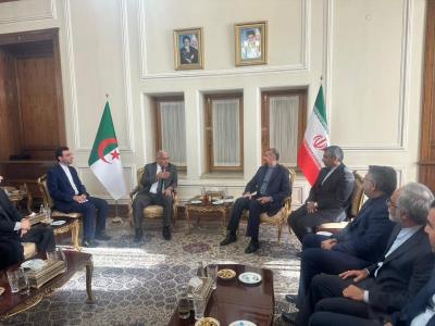 بوغالي يتحادث بطهران مع وزير الخارجية الإيراني
