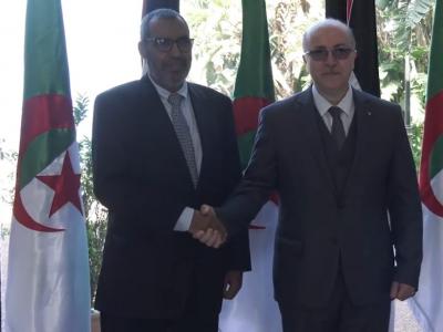 الوزير الأول يتحادث مع نظيره من الجمهورية الصحراوية