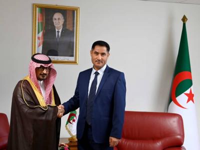 وزير الاتصال يستقبل سفير المملكة العربية السعودية بالجزائر 