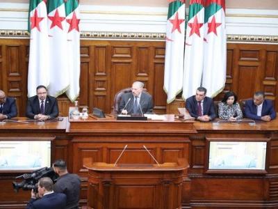 مجلس الأمة: المصادقة على القائمة الاسمية لنواب الرئيس وتنصيب اللجان الدائمة والمراقب البرلماني بعنوان 2023