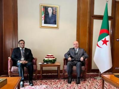 الوزير الأول يستقبل سفير موريتانيا بالجزائر