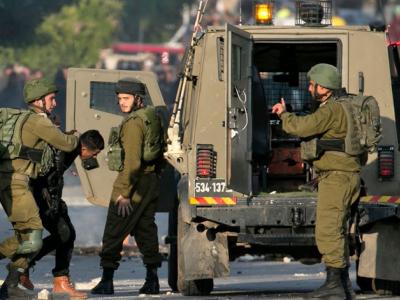 قوات الاحتلال الصهيوني تعتقل 107 فلسطينيا بالضفة الغربية