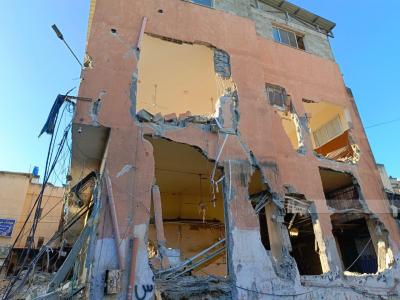 استشهاد 21 فلسطينيا في قصف صهيوني على عدة منازل في خان يونس