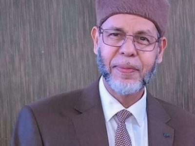 أمين مجمع اللغة العربية بالشارقة