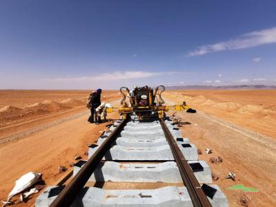 Le président de la République pose la première pierre du projet de la voie ferrée Bechar-Tindouf-Gara Djebilet 