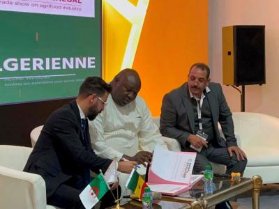 Cinq accords signés entre des opérateurs algériens et sénégalais à Dakar
