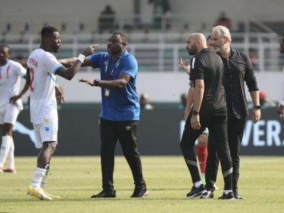 Walid Regragui provoque une bagarre générale