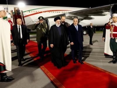 رئيس الجمهورية الاسلامية الايرانية يحل بالجزائر