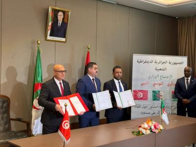 الجزائر-تونس-ليبيا: التوقيع على اتفاقية انشاء آلية تشاور حول ادارة المياه الجوفية المشتركة الجزائر-تونس-ليبيا: التوقيع على اتفاقية انشاء آلية تشاور حول ادارة المياه الجوفية المشتركة