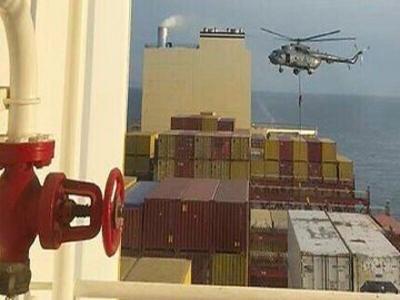  الحرس الثوري الإيراني يستولي على سفينة تابعة للكيان الصهيوني في مضيق هرمز
