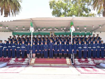 الدفعة الـ 30 للضباط والطلبة الضباط بالمدرسة العليا لتقنيات الطيران