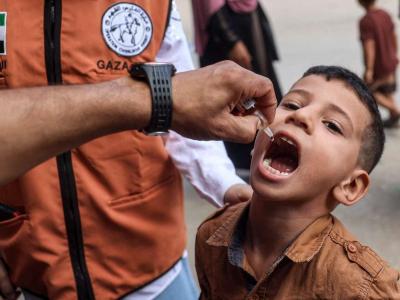 La vaccination des enfants de Ghaza contre la polio dépasse les attentes 