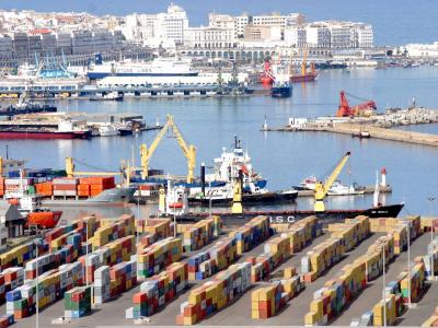 ارتفاع حركة البضائع