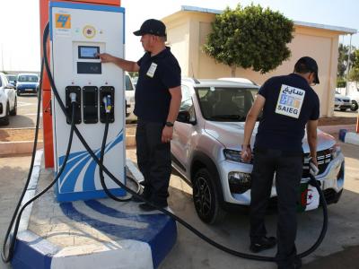 Première opération d'exportation de bornes de recharge pour véhicules électriques fabriquées localement