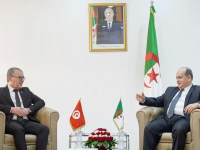الجزائر /تونس: شراكة في مجال الانتاج الصيدلاني