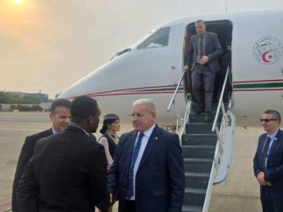 Représentant le président de la République, M. Boughali arrive à Accra pour participer aux «Dialogues sur la prospérité en Afrique 2025»