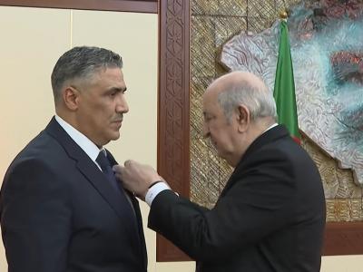 رئيس الجمهورية يسدي وسام الاستحقاق الوطني بدرجة عشير لوزير السكن
