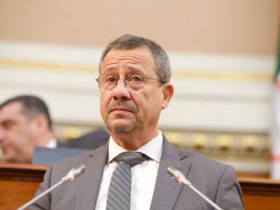 Lakhdar Rekhroukh, ministre des Travaux publics.