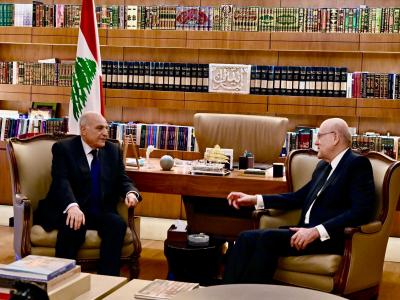 عطاف يؤدي زيارة مجاملة لرئيس حكومة تصريف الأعمال المنتهية ولايتها في لبنان