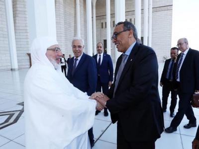 عميد جامع الجزائر  يسنقبل وزير التعليم العالي الموريتاني 