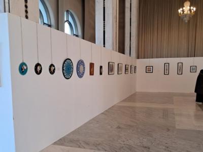 Œuvres d'arts plastiques de créateurs à besoins spécifiques