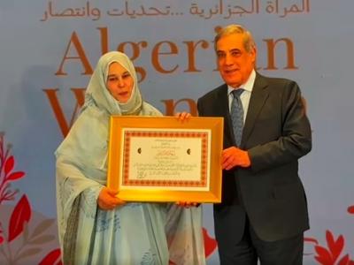 العرباوي يكرم عددا من النساء الجزائريات المبدعات