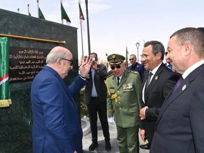 رئيس الجمهورية يخص باستقبال شعبي حار من قبل مواطني وأعيان ولاية بشار 