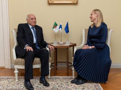 Attaf s’entretient à Helsinki avec son homologue finlandaise