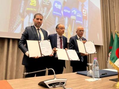 Signature d'une convention entre le ministère, la BNH et  l'AADL