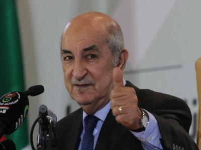 الرئيس يهنئ 