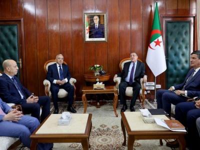 مراد يشرف على تنصيب كل من الأمين العام و رئيس ديوان الوزارة