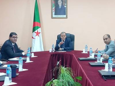 تجارة خارجية : تنصيب لجنة لدراسة ملف التمور على المستوى الدولي تجارة خارجية : تنصيب لجنة لدراسة ملف التمور على المستوى الدولي