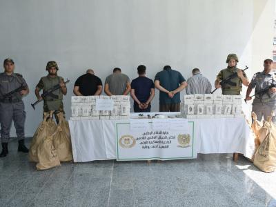 إحباط محاولات إدخال أزيد من 16 قنطارا من الكيف المعالج عبر الحدود مع المغرب خلال أسبوع إحباط محاولات إدخال أزيد من 16 قنطارا من الكيف المعالج عبر الحدود مع المغرب خلال أسبوع