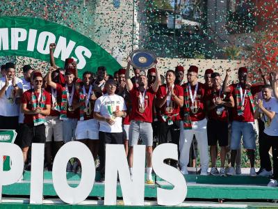 Le MCA reçoit le bouclier de champion d'Algérie 2024-2025
