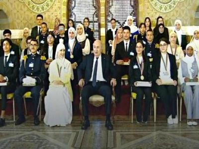 رئيس الجمهورية يشرف على حفل تكريم المتفوقين الأوائل في امتحانات شهادتي  البكالوريا والتعليم المتوسط 