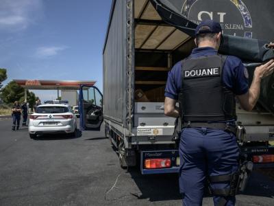 Démantèlement en France d'un vaste réseau de drogue impliquant le Maroc 