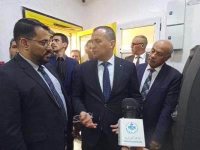 وزير البريد
