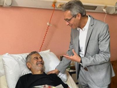 وزير الثقافة يزور الفنان صالح أوقروت