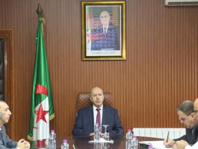 وزير العمل 