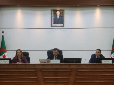 وليد يترأس لقاء وطنيا مع المستفيدين من أراضي في  الولايات الجنوبية