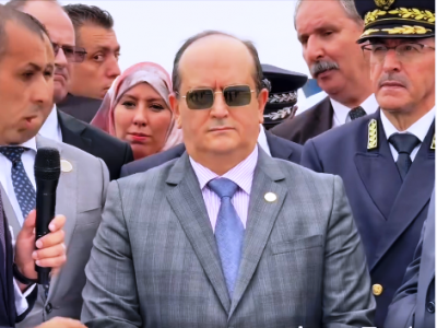 الوزير الأول يعاين أشغال الشطر الثاني من مشروع نهائي الحاويات بميناء جن-جن 